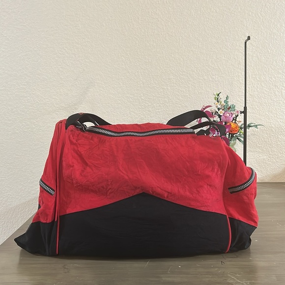 Marlboro Red and Black Backpack for Bold Adventures - Picture 2 of 13